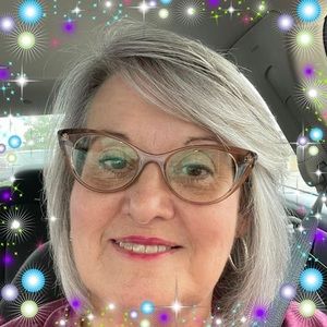 Meet your Posher, Denise